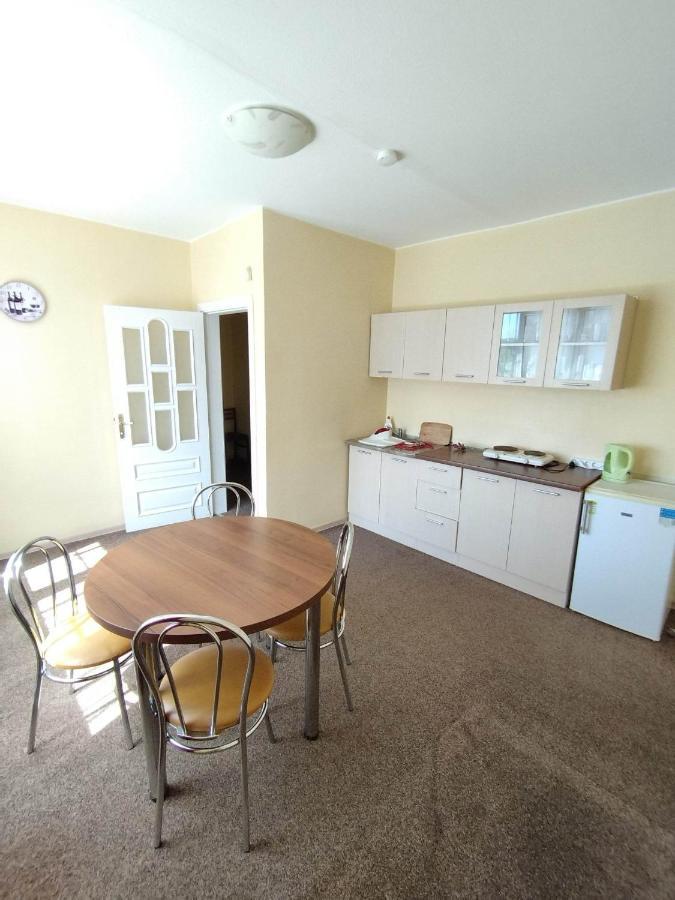 Sun Kiss Sveciu Namai Appartement Klaipėda Buitenkant foto